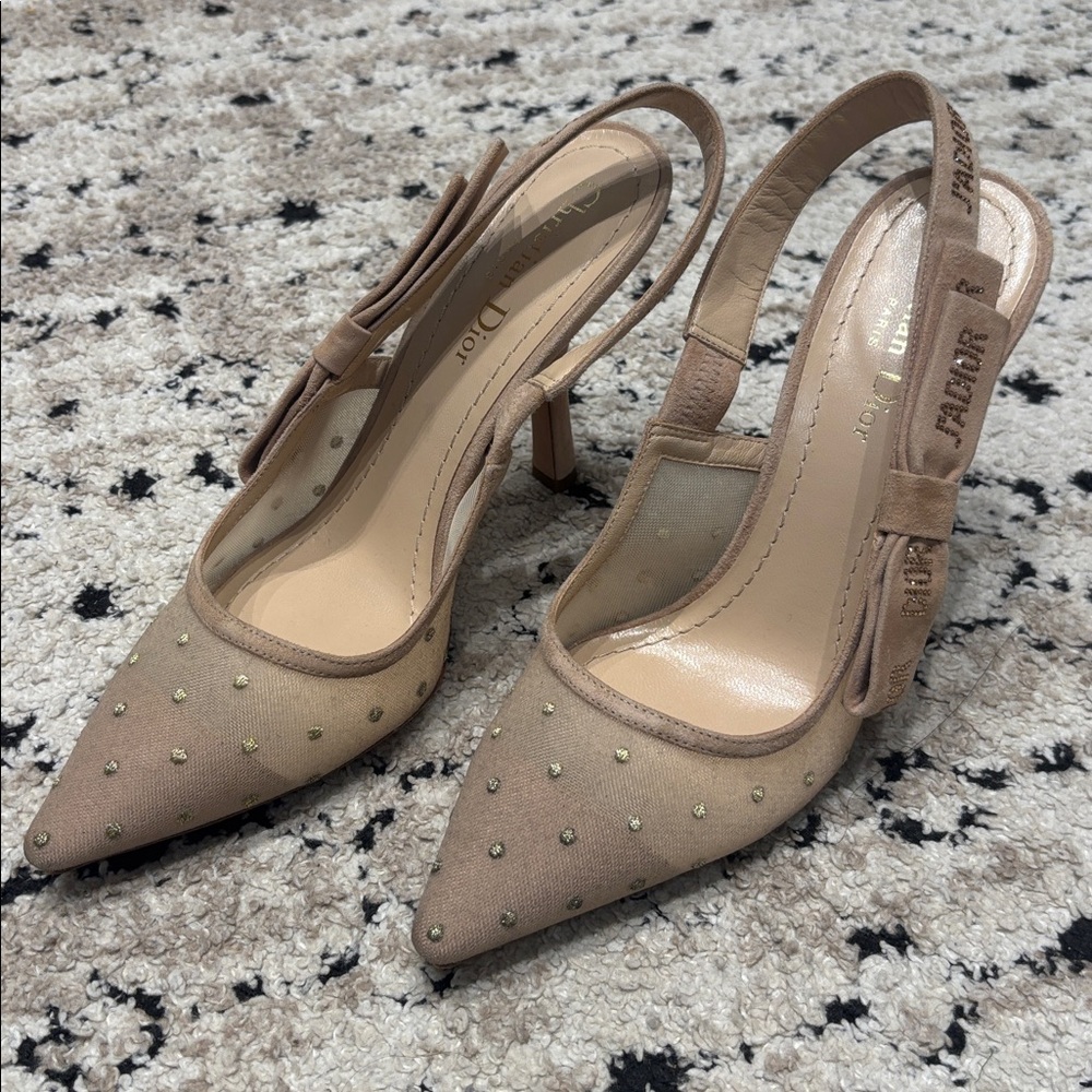 Authentic Christian Dior J'Adior Slingback Pump Heels
Nude and Gold
38.5 - Picture 10 of 12